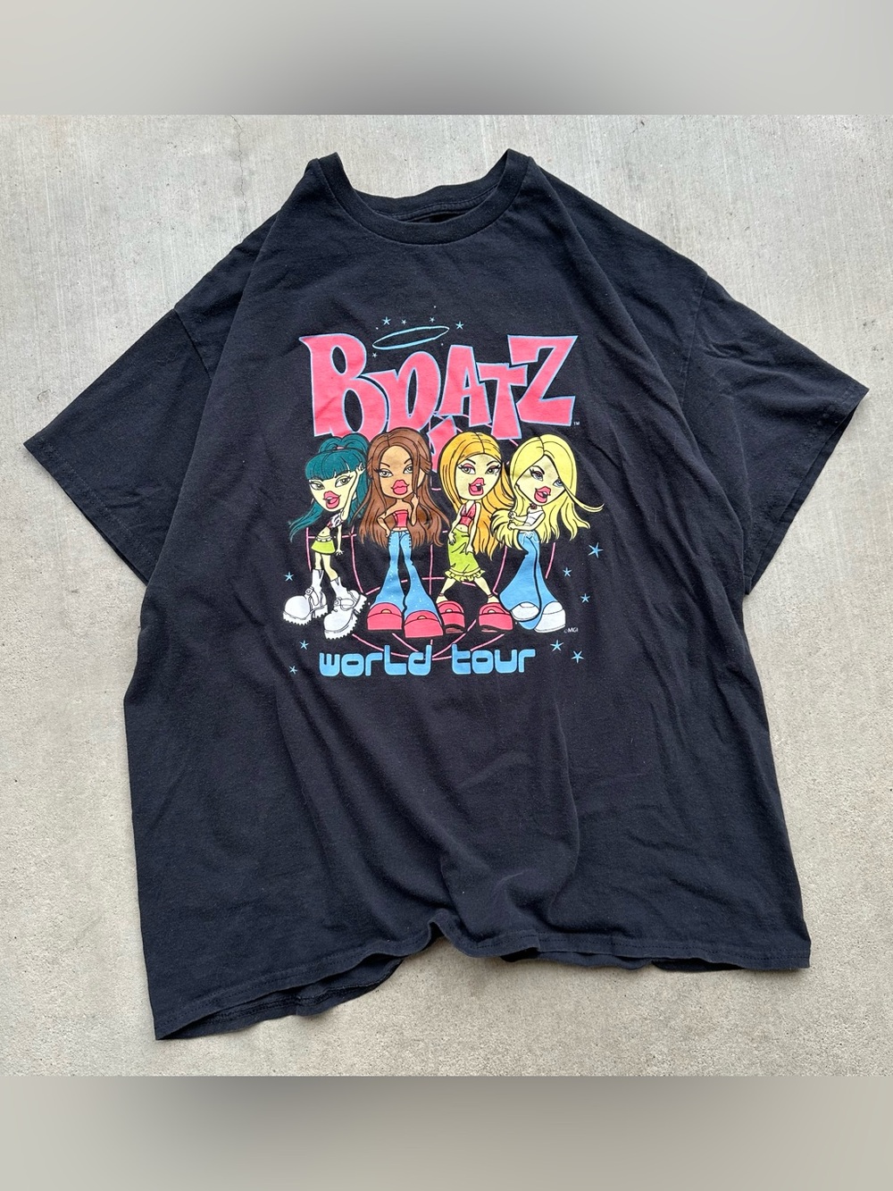 Vintage Y2K Bratz World Tour Graphic Print T-Shirt XL